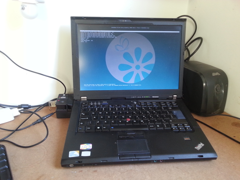 Imagem de notebook Thinkpad T400 com bios Canoeboot